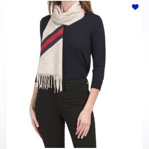 🎉HP🎉! NWT Authentic GUCCI Wool Scarf. 
Made In Italy.